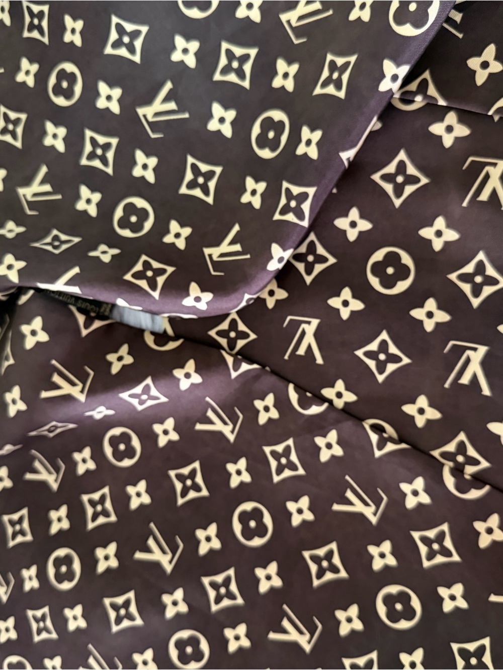 Louis Vuitton Brown & gold Monogram Silk Scarf - Picture 2 of 10